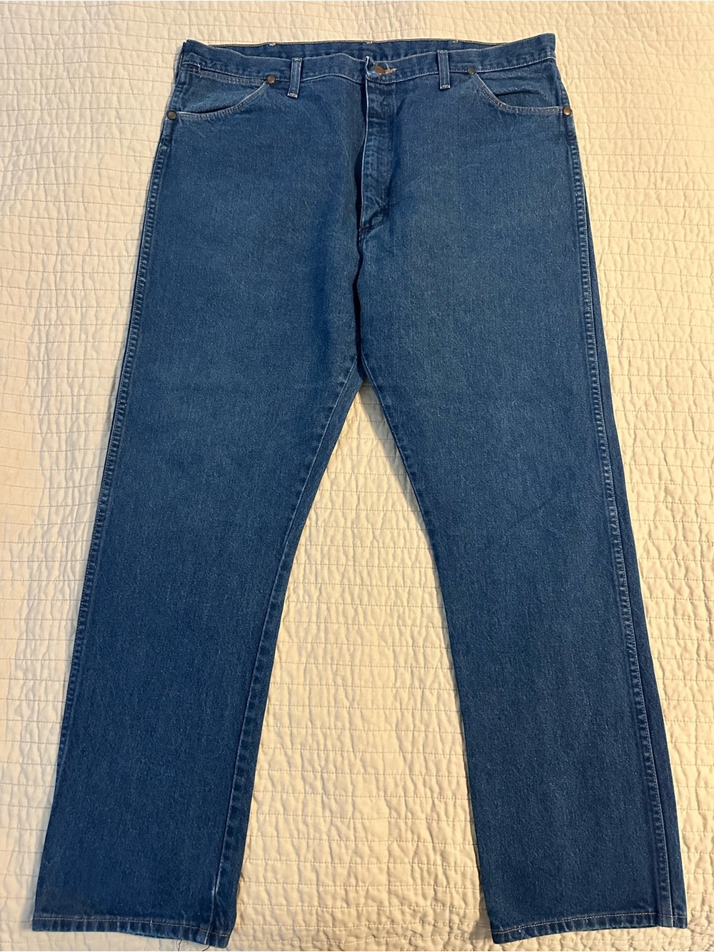 Wrangler Men’s Straight Jeans in Deep Blue Denim